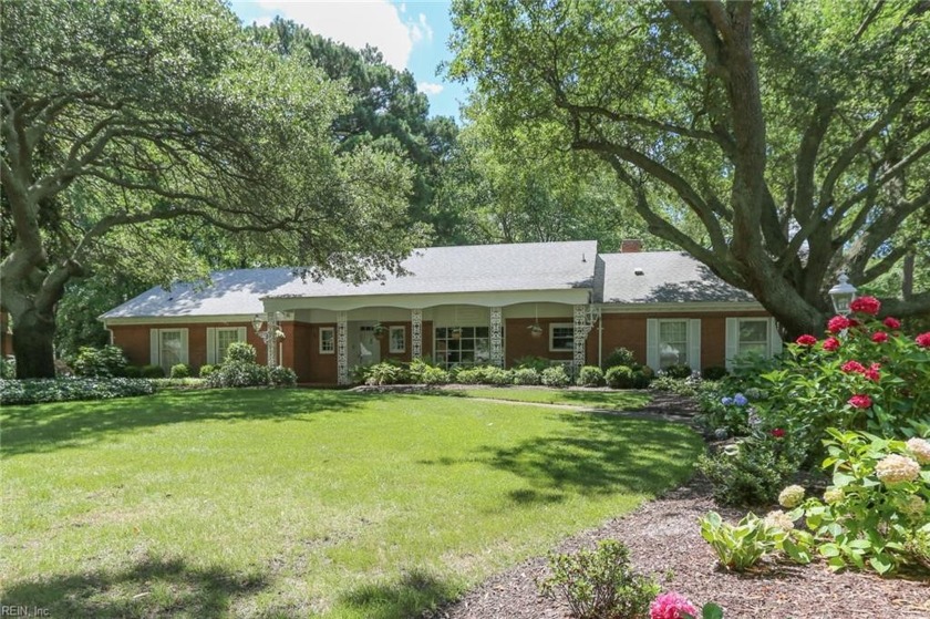 Beautifully maintained solid brick ranch exquisitely landscaped - Beach Home for sale in Norfolk, Virginia on Beachhouse.com