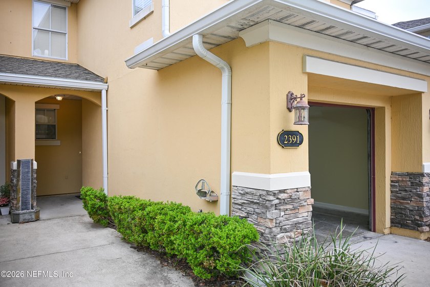 Welcome to this stunning 3-bedroom, 2.5-bathroom townhome where - Beach Townhome/Townhouse for sale in Jacksonville, Florida on Beachhouse.com
