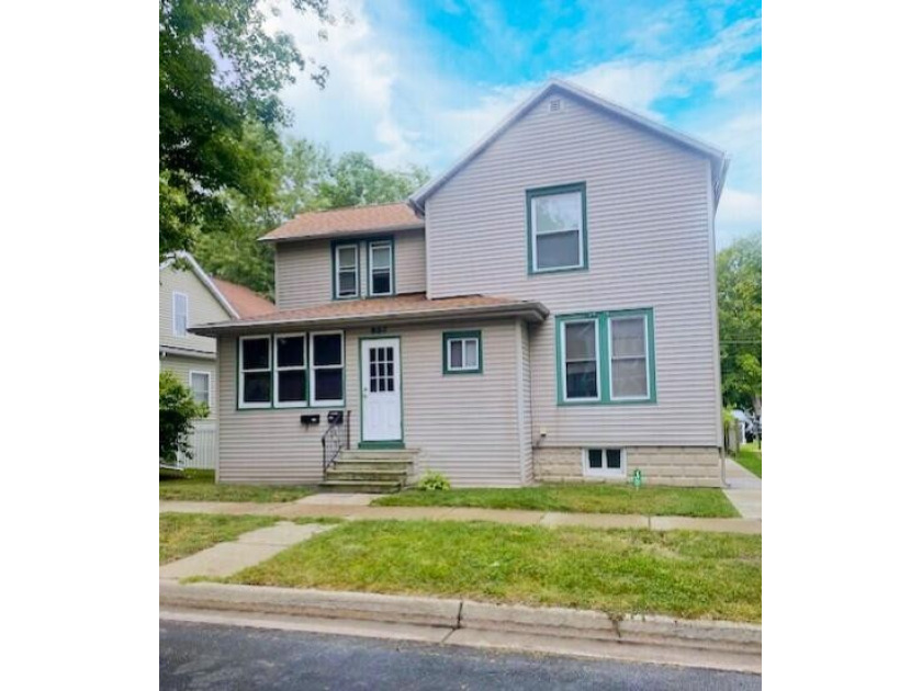 NEW UPDATED PRICE! Investment opportunity located in downtown St - Beach 2 to 4 Units for sale in Saint Joseph, Michigan on Beachhouse.com