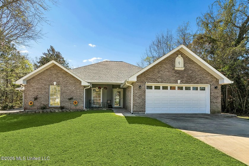 Situated on a spacious double lot in the desirable Diamondhead - Beach Home for sale in Diamondhead, Mississippi on Beachhouse.com