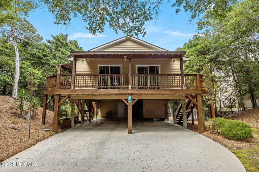 Discover easy coastal living in this inviting Emerald Isle - Beach Home for sale in Emerald Isle, North Carolina on Beachhouse.com