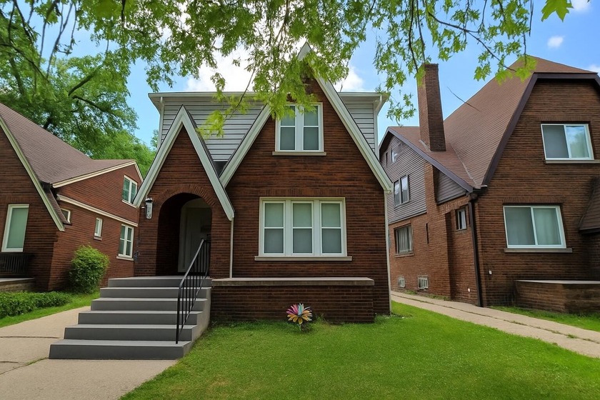 FHA 203K AVAILABLE ! Welcome to this well-maintained 3-bedroom - Beach Home for sale in Detroit, Michigan on Beachhouse.com