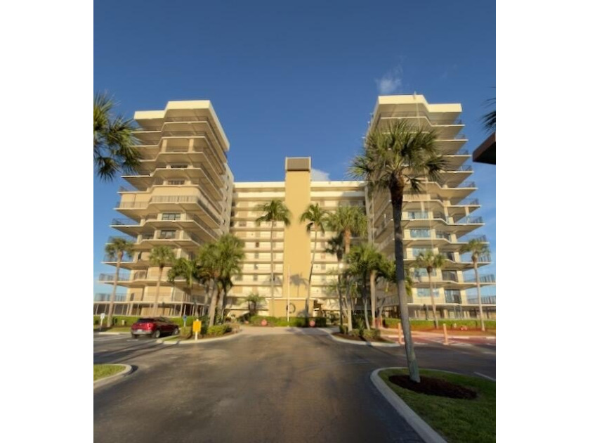 New lower price for this nice oceanfront 2 bed, 2 bath condo - Beach Condo for sale in Jensen Beach, Florida on Beachhouse.com
