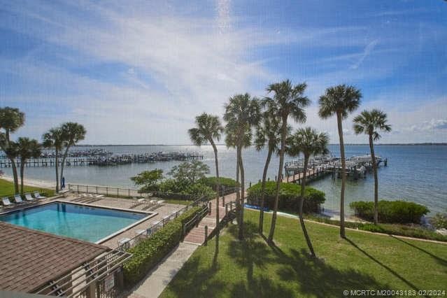 This spacious condo has outstanding views of the intracoastal - Beach Condo for sale in Stuart, Florida on Beachhouse.com