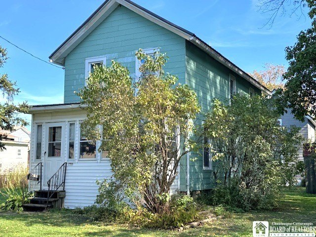 3 Bedroom Dunkirk home in a handy location, 1 block from - Beach Home for sale in Dunkirk, New York on Beachhouse.com