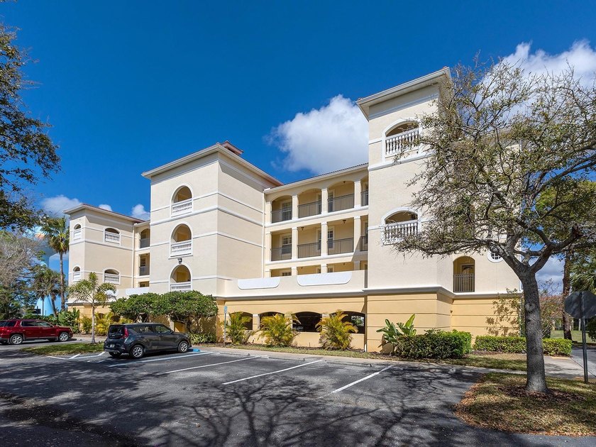 Venice Island condominium offering easy island living just - Beach Condo for sale in Venice, Florida on Beachhouse.com