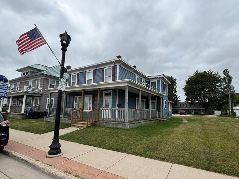 Beautifully updated duplex just 2 blocks from Crescent Beach and - Beach Home for sale in Algoma, Wisconsin on Beachhouse.com