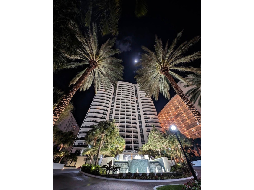 Luxurious, completely renovated lobby in this stunning high-rise - Beach Condo for sale in Fort Lauderdale, Florida on Beachhouse.com