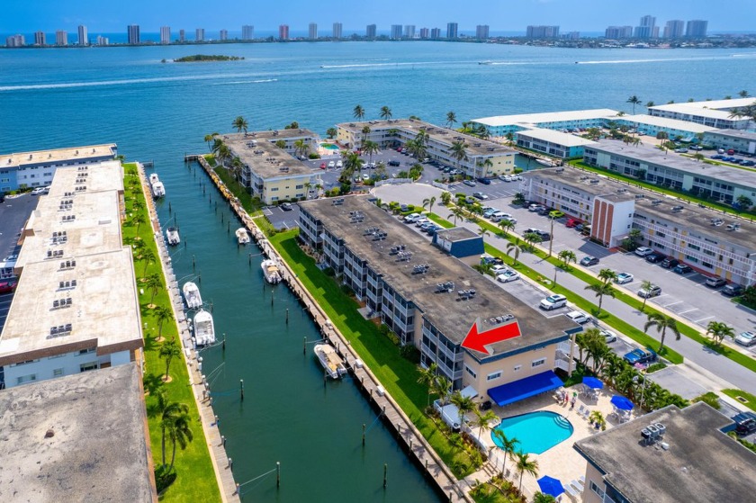 INTRACOASTAL BOATERS PARADISE AWAITS!! This rare waterfront - Beach Condo for sale in North Palm Beach, Florida on Beachhouse.com