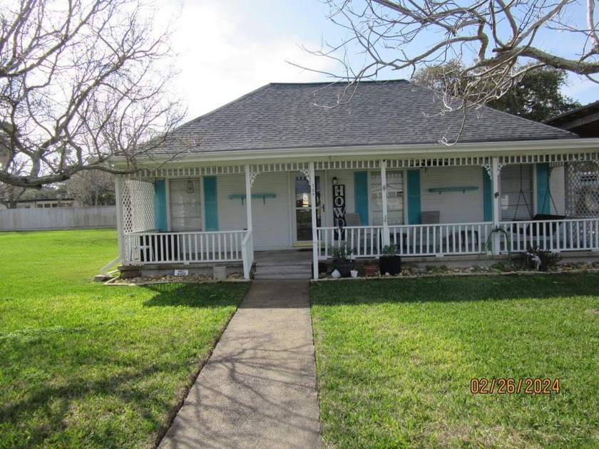 NEW PRICEING:  3rd Generation family home that has never been on - Beach Home for sale in Fulton, Texas on Beachhouse.com