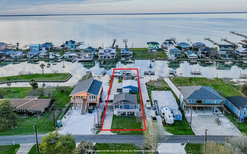 Let the good times roll! Situated on Harbor Canal with - Beach Home for sale in Rockport, Texas on Beachhouse.com