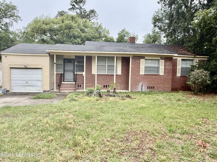 Investor special with endless potential in Jacksonville! Ideally - Beach Home for sale in Jacksonville, Florida on Beachhouse.com