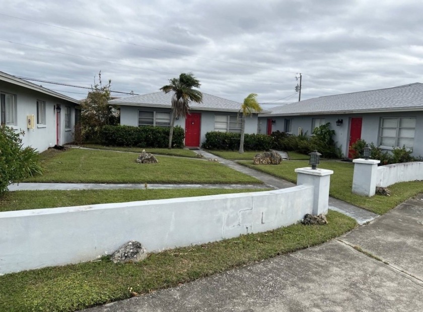 Calling all Investors! Mutli-Family with 5 units for sale just - Beach Lot for sale in Cape Coral, Florida on Beachhouse.com