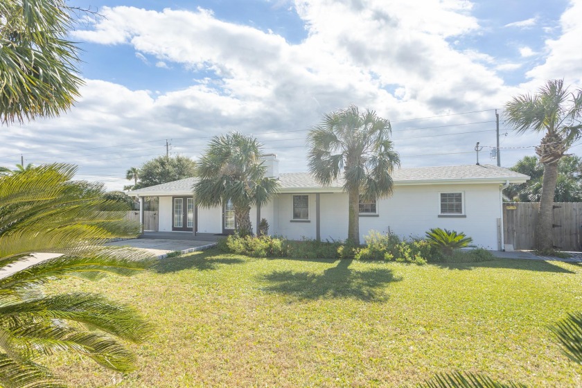 Upscale 4 bedroom Sound View Home w/ Large Back Yard! - Beach Vacation Rentals in Pensacola Beach, Florida on Beachhouse.com