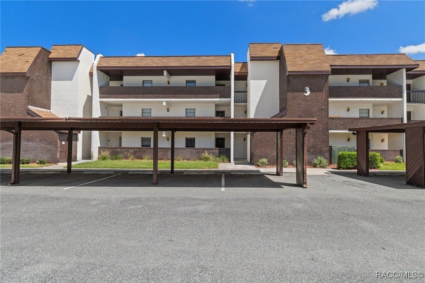 One or more photo(s) has been virtually staged. Step inside this - Beach Condo for sale in Homosassa, Florida on Beachhouse.com