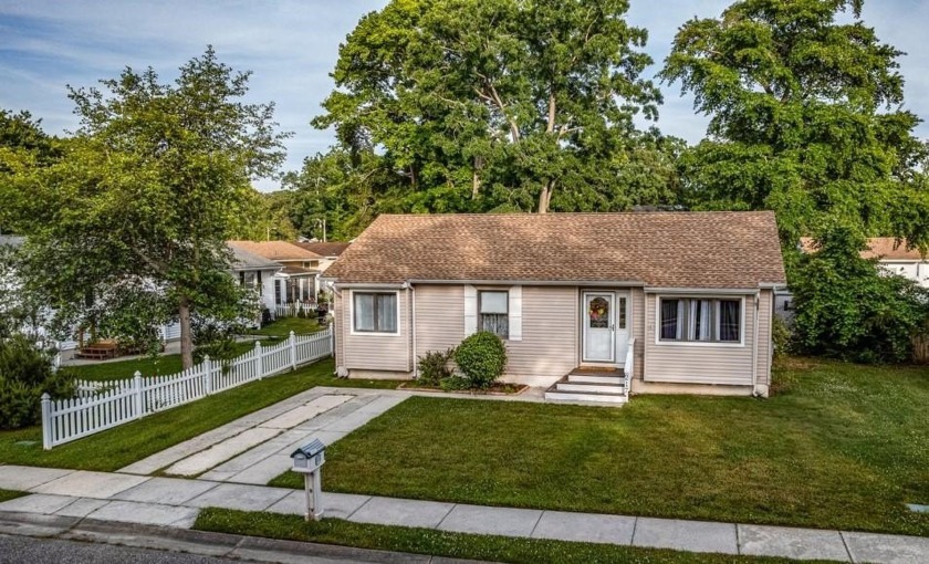 Don't miss this PRIVATE oasis boasting 3 bedrooms, 1.5 bathrooms - Beach Home for sale in North Cape May, New Jersey on Beachhouse.com