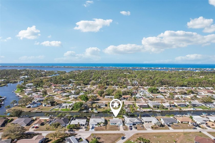 One or more photo(s) has been virtually staged. The most - Beach Home for sale in Englewood, Florida on Beachhouse.com