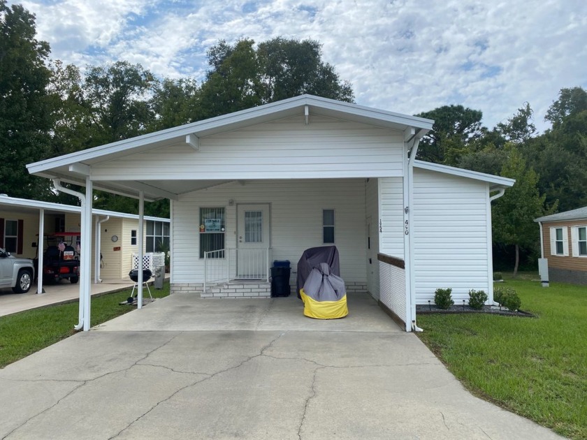 Come enjoy the Simple Lifestyle in this hard to find large 3 - Beach Home for sale in Crystal River, Florida on Beachhouse.com