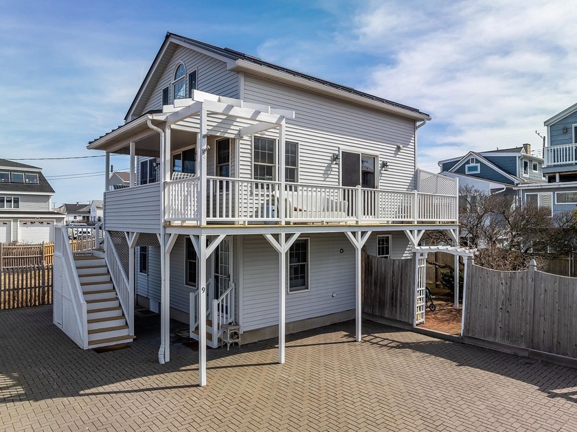 Welcome to Coastal Luxury at Wells Beach    Perfectly situated - Beach Home for sale in Wells, Maine on Beachhouse.com