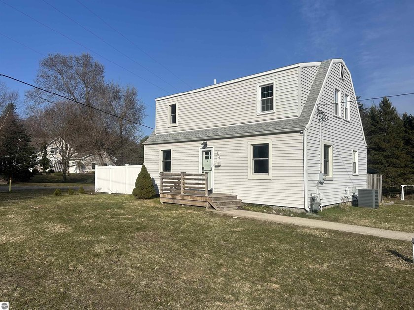 Want convenience, comfort and privacy all at the same time? - Beach Home for sale in Manistee, Michigan on Beachhouse.com