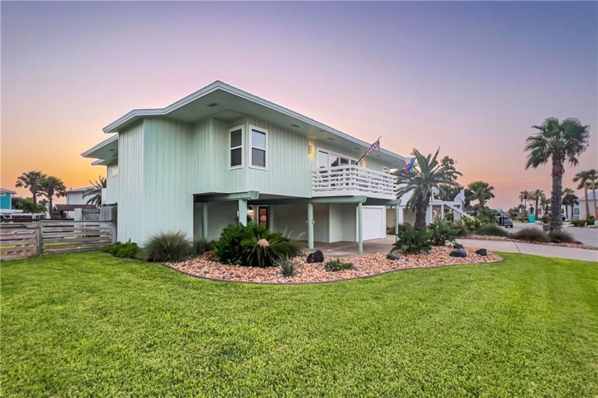 HUGE PRICE REDUCTION!!!Welcome to Paradise. This ideal location - Beach Home for sale in Rockport, Texas on Beachhouse.com