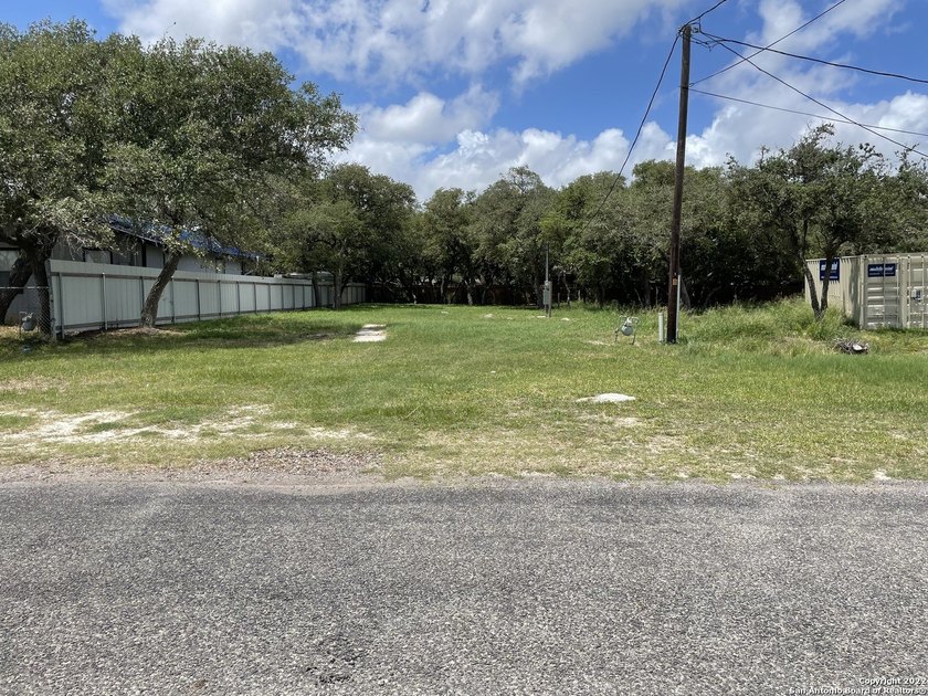 Bring your offers! Build your dream home or coastal getaway on - Beach Lot for sale in Rockport, Texas on Beachhouse.com