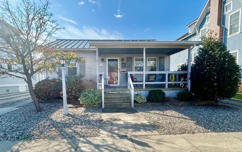 This charming beach cottage is ideal for both peaceful - Beach Home for sale in Stone Harbor, New Jersey on Beachhouse.com