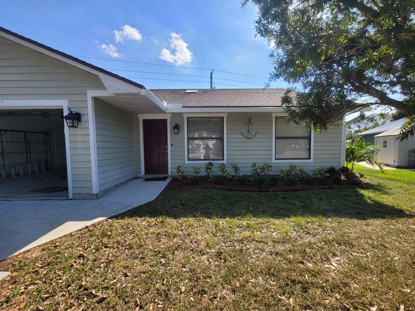 3/2 in the heart of Palm City in the quaint community of Granada - Beach Home for sale in Palm City, Florida on Beachhouse.com