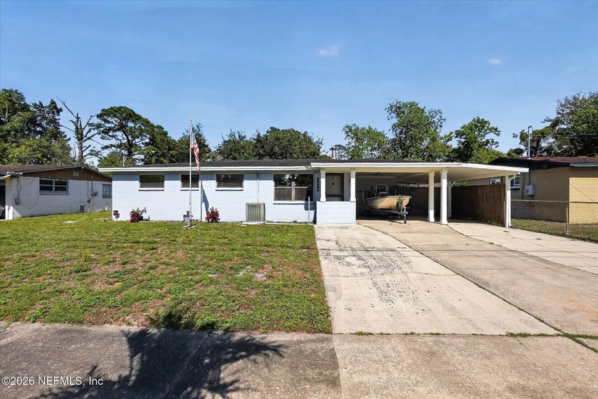 This one is just plain cute... and packed with upgrades! This 4 - Beach Home for sale in Jacksonville, Florida on Beachhouse.com