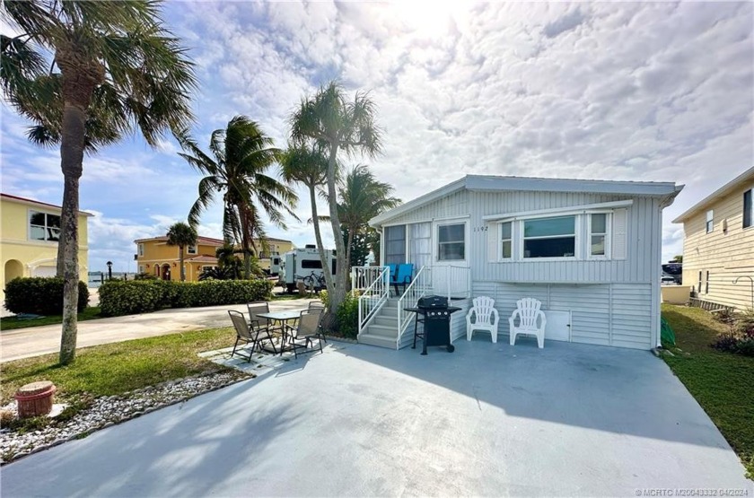 WELCOME TO PARADISE~~~LOCATION, LOCATION, LOCATION~~~ SELLER - Beach Home for sale in Jensen Beach, Florida on Beachhouse.com