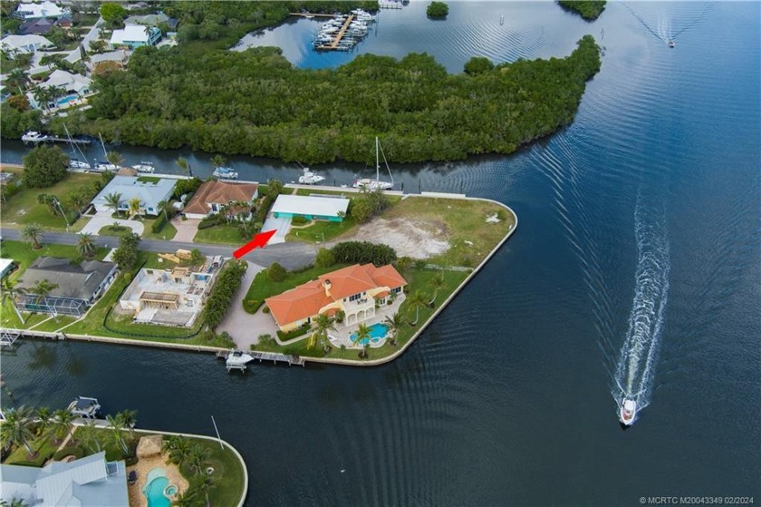 Introducing a gem in North Hobe Sound Shores with unparalleled - Beach Home for sale in Hobe Sound, Florida on Beachhouse.com