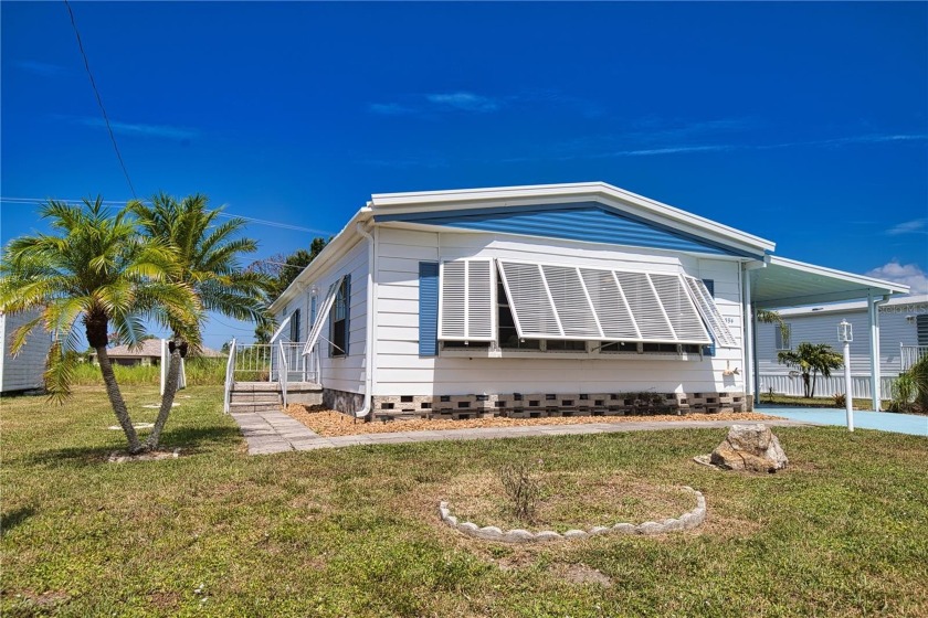 TURNKEY & MOTIVATED SELLER! Discover the perfect seasonal - Beach Home for sale in Englewood, Florida on Beachhouse.com