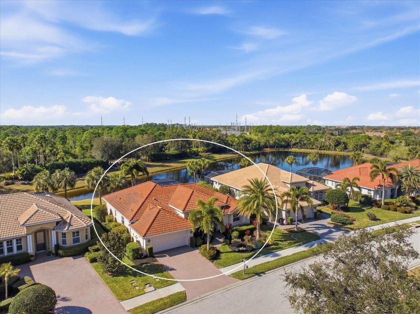 PRICED TO SELL, one of the best values for a pool home in - Beach Home for sale in Venice, Florida on Beachhouse.com