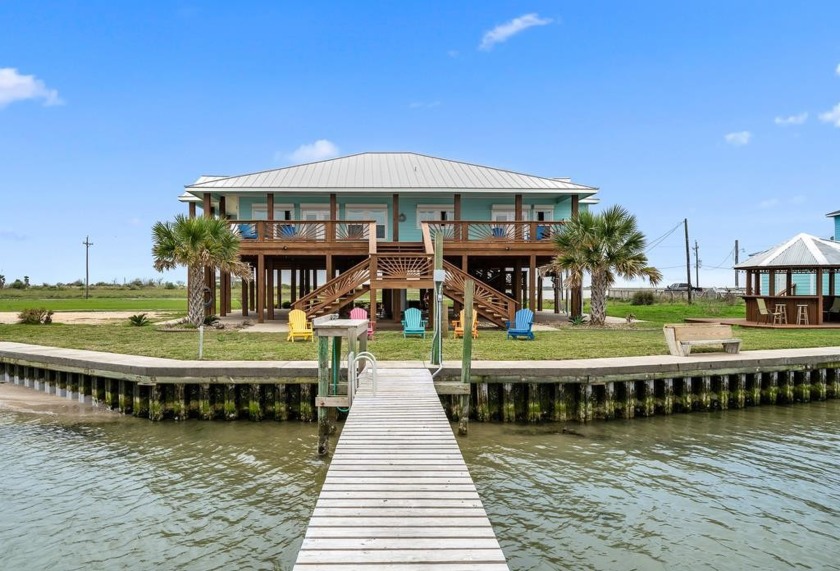 380 Egery Island, an immaculate stilt-style retreat just minutes - Beach Home for sale in Bayside, Texas on Beachhouse.com