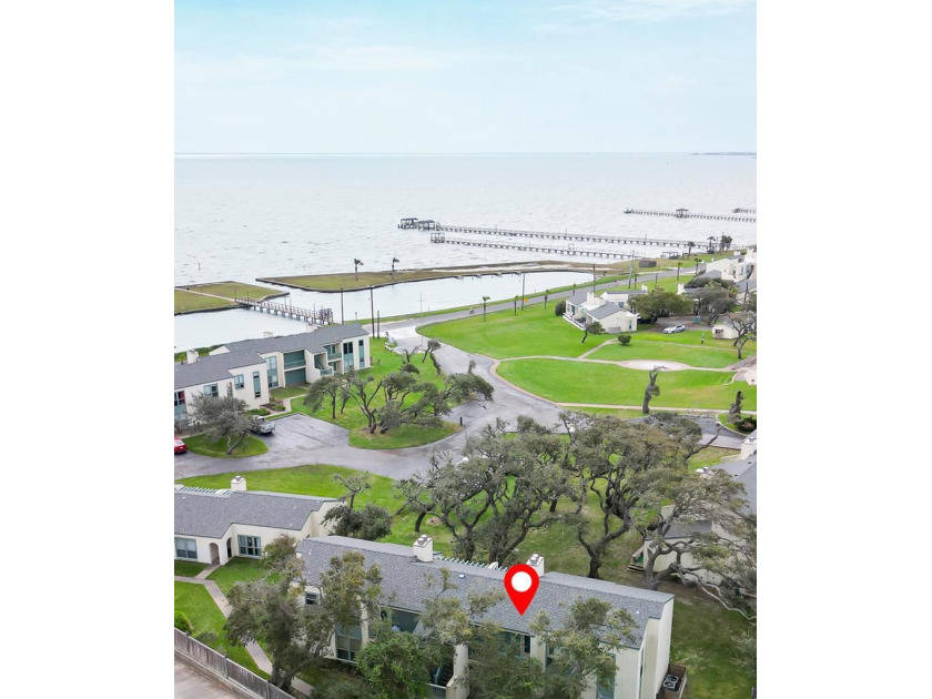 Your get-a-way awaits!  This adorable remodeled 2 bedroom, 2 - Beach Condo for sale in Rockport, Texas on Beachhouse.com