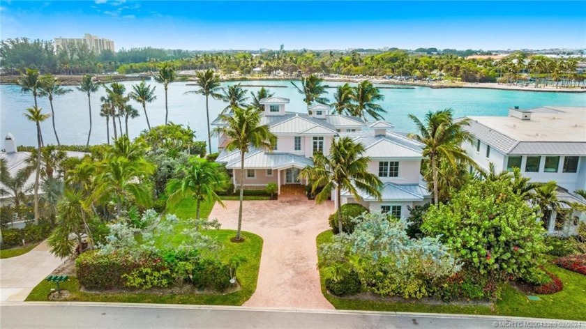 Spectacular WATERFRONT LOCATION AND VIEWS overlooking the - Beach Home for sale in Jupiter Inlet Colony, Florida on Beachhouse.com