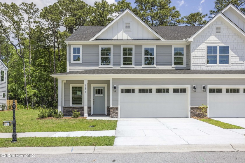 Move in today and take advantage of an exceptional opportunity - Beach Townhome/Townhouse for sale in Shallotte, North Carolina on Beachhouse.com