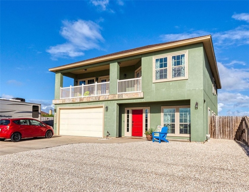 This beautiful Padre Island home boasts just under 3000 sq ft of - Beach Home for sale in Corpus Christi, Texas on Beachhouse.com