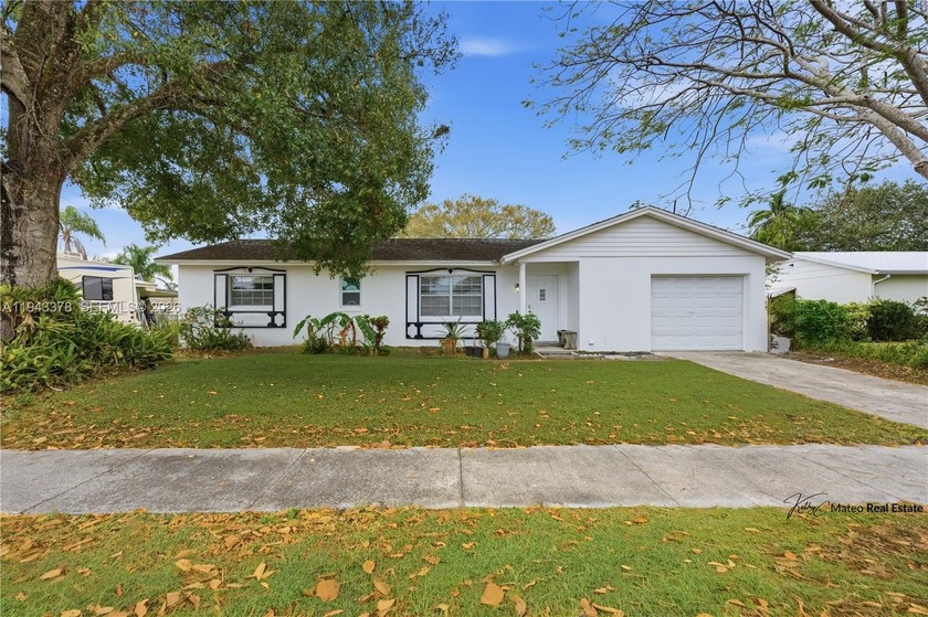 Single-family home located minutes from the beach and within - Beach Home for sale in Vero Beach, Florida on Beachhouse.com
