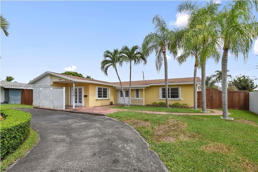 Spacious 4-bedroom, 2-bath single-story home in desirable - Beach Home for sale in Cutler Bay, Florida on Beachhouse.com