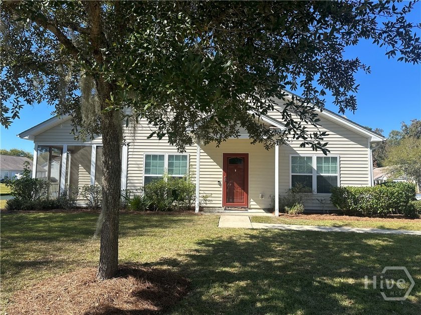 Beautifully maintained and move-in ready, this highly desired - Beach Townhome/Townhouse for sale in Savannah, Georgia on Beachhouse.com