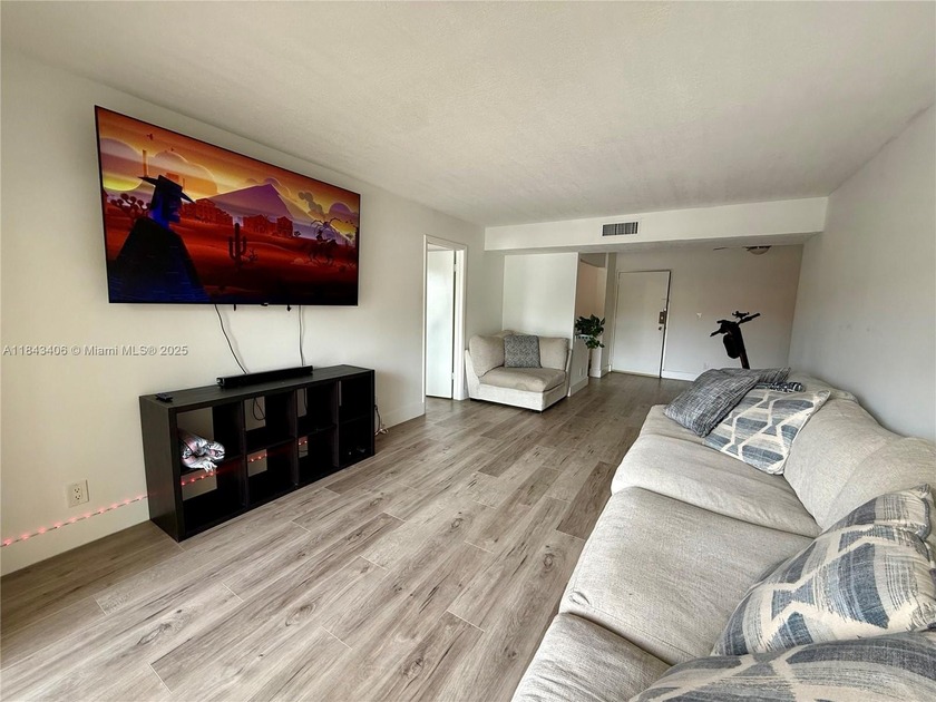 This beautifully maintained 2 bed, 2 bath condo is currently - Beach Condo for sale in Boca Raton, Florida on Beachhouse.com