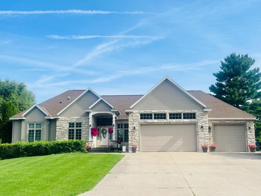 Welcome to 740 Bridgeview Bay Ln. As you walk through the front - Beach Home for sale in Norton Shores, Michigan on Beachhouse.com