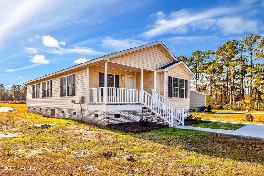 Welcome to 853 Yaupon Dr SW, a beautiful modular home offering - Beach Home for sale in Calabash, North Carolina on Beachhouse.com