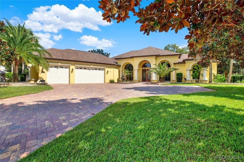 LET ME ENTERTAIN YOU!!!! Welcome to the ultimate entertainment - Beach Home for sale in Homosassa, Florida on Beachhouse.com