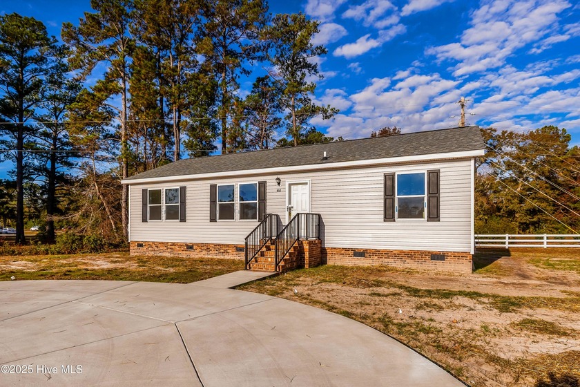 You are going to love this Modular home, charming and in the - Beach Home for sale in Calabash, North Carolina on Beachhouse.com