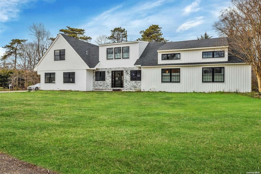 Introducing a pristine colonial nestled in the picturesque - Beach Home for sale in Oakdale, New York on Beachhouse.com