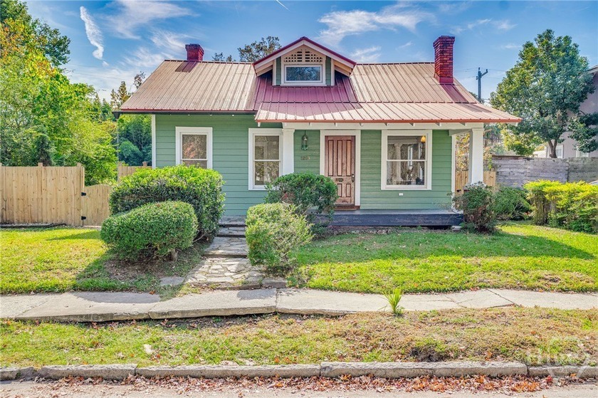 Quintessential Parkside bungalow available for the first time in - Beach Home for sale in Savannah, Georgia on Beachhouse.com