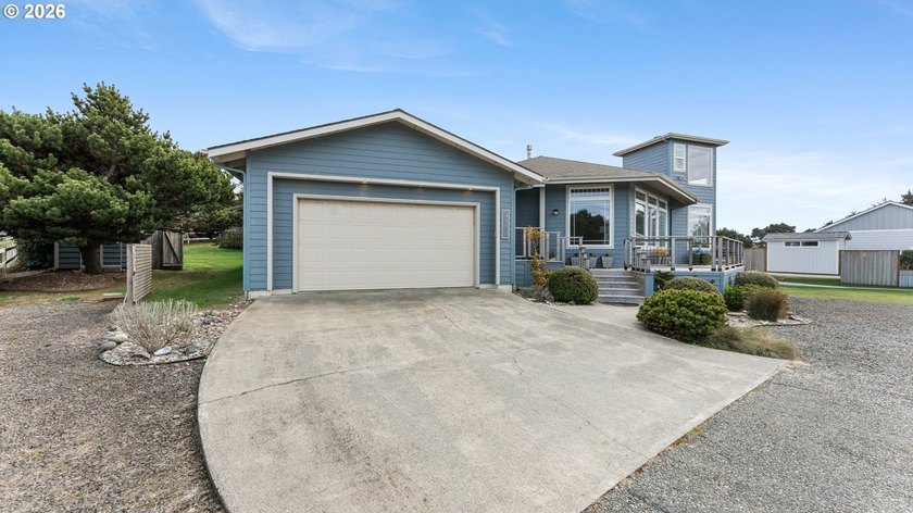 Custom Built Home Walking Distance to No Stair Beach Access! - Beach Home for sale in Bandon, Oregon on Beachhouse.com