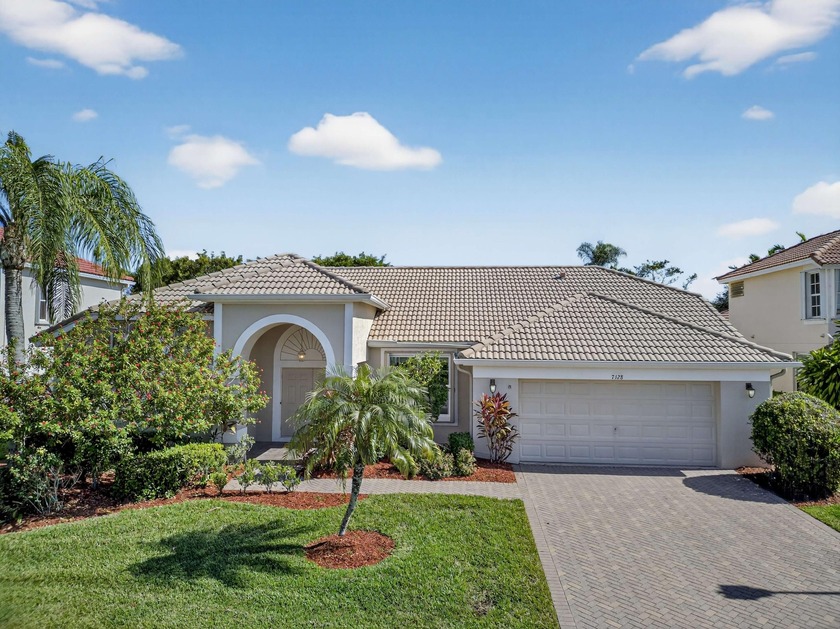 Fantastic opportunity to own a large 4BR 3BA CBS home in - Beach Home for sale in Boynton Beach, Florida on Beachhouse.com
